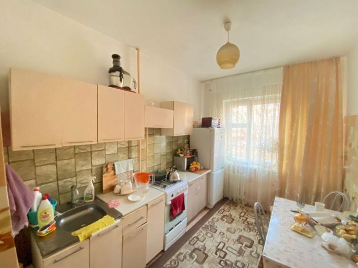 3-комн квартира Жилая ул, 8