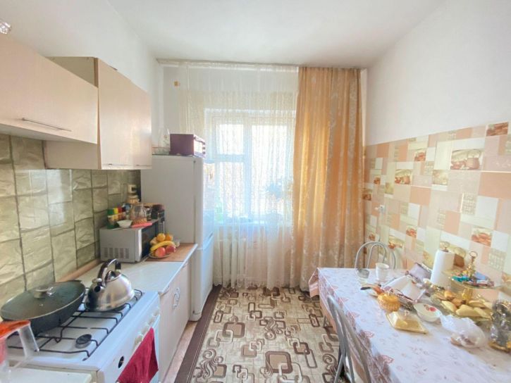 3-комн квартира Жилая ул, 8