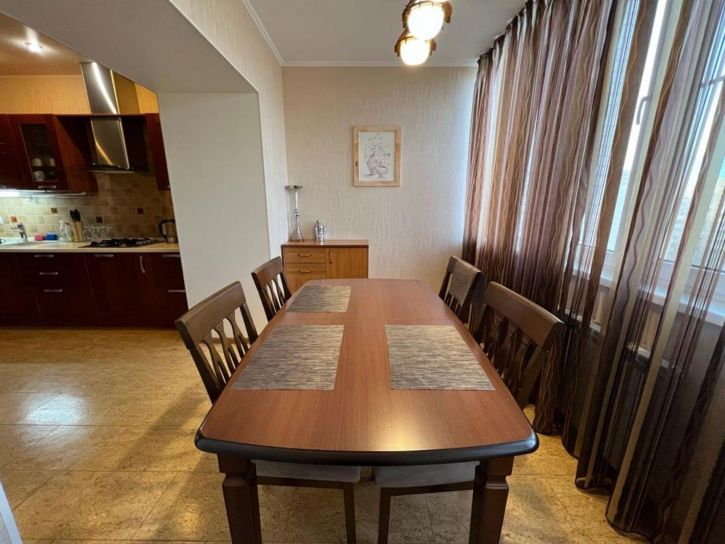 3-комн квартира Васильковая ул, 21