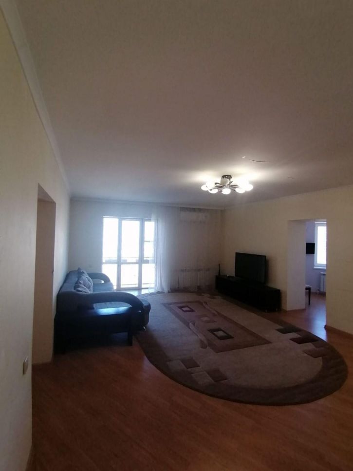 3-комн квартира Волжская ул, 54