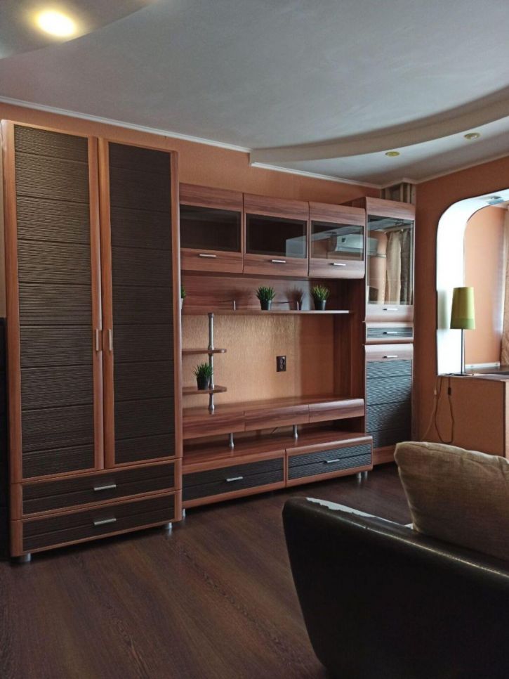 2-комн квартира Космонавтов ул, 2