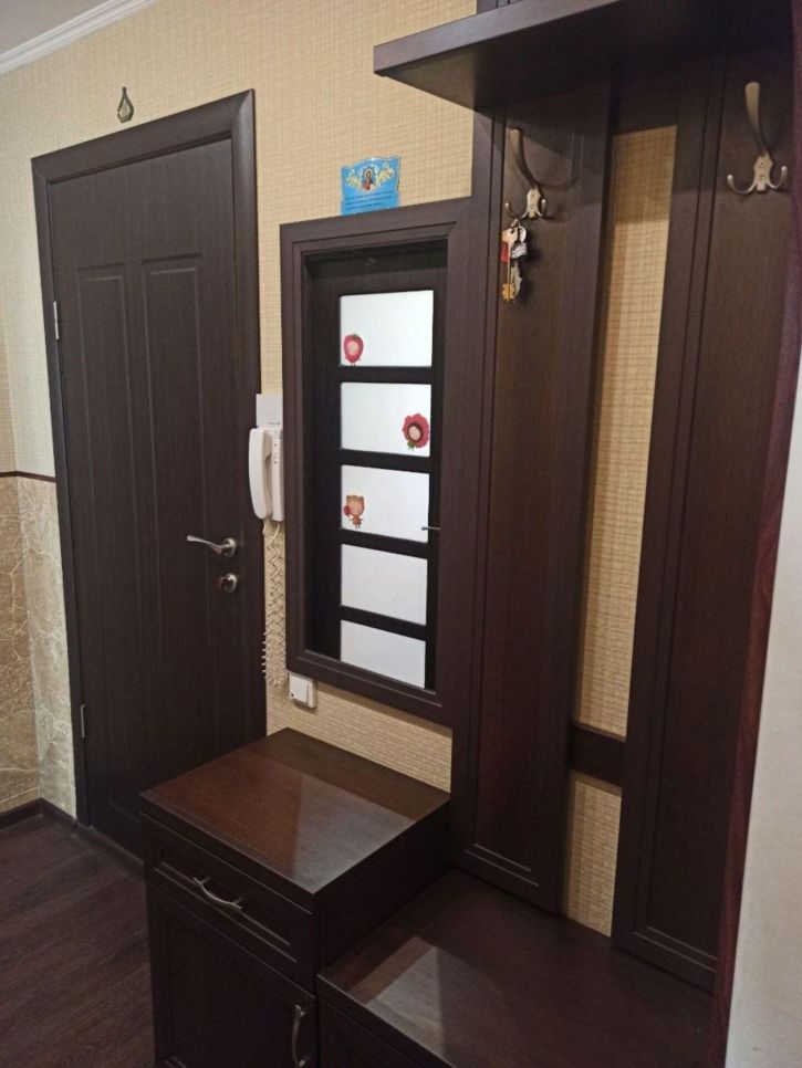 2-комн квартира Космонавтов ул, 2