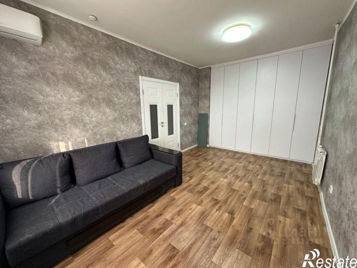 2-комн квартира ул Космонавта Комарова, 174б,  д. 174б