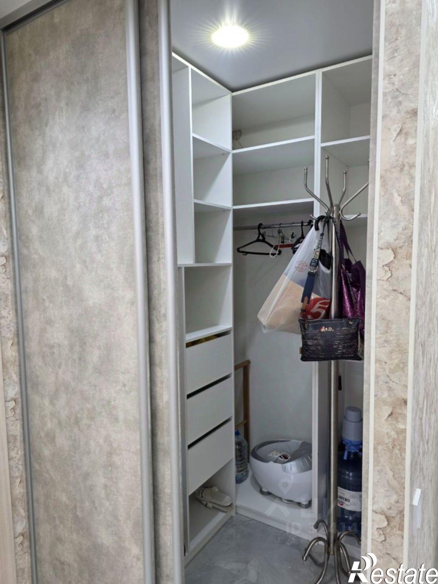 Купить квартиру за 10 500 000 рублей на пер Бехтерева, 2