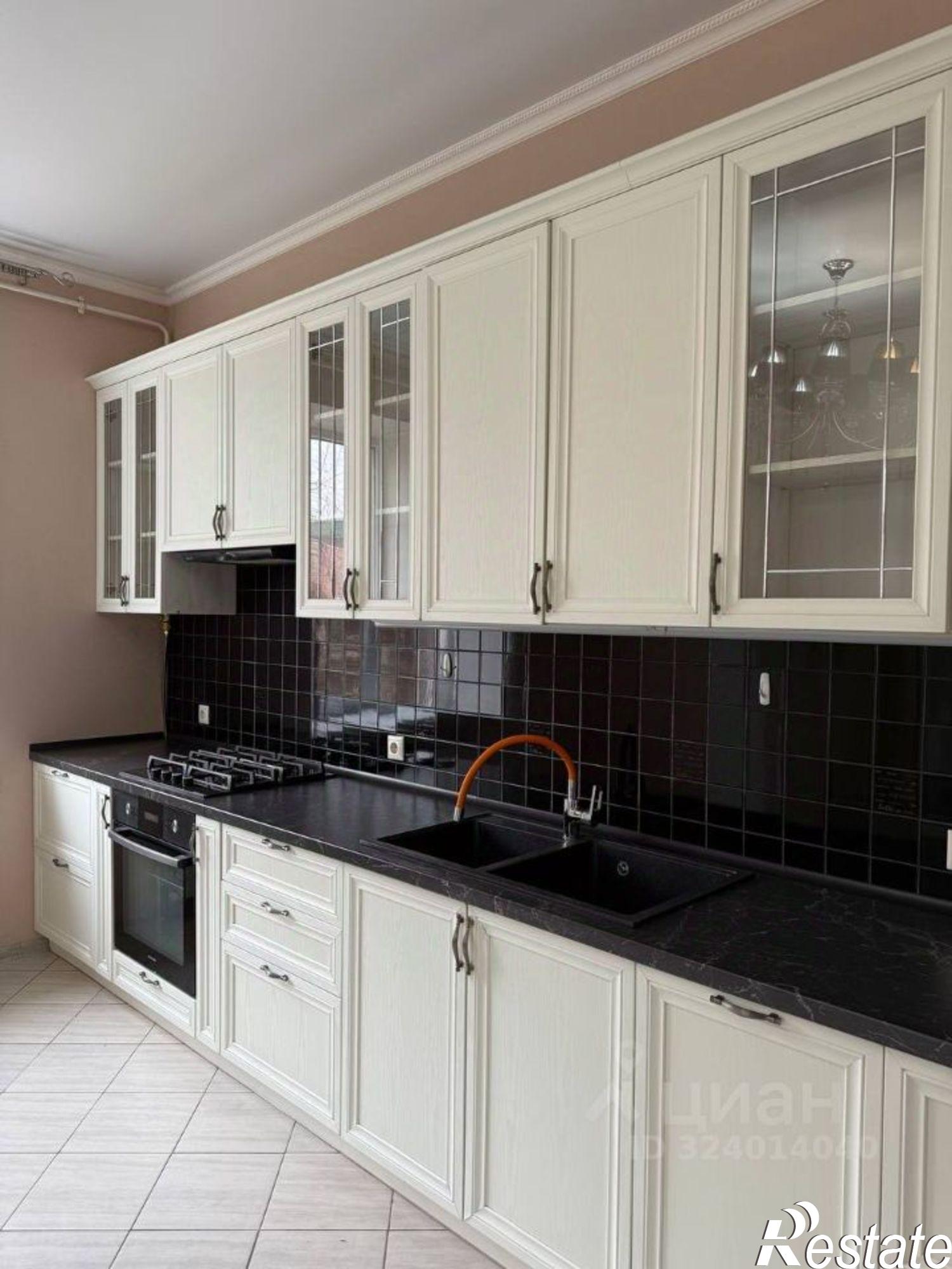 Купить квартиру за 13 900 000 рублей на ул Набережная 1 Мая, 49