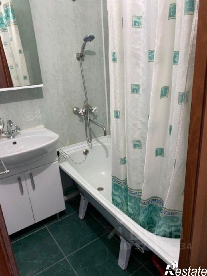 2-комн квартира улица Маркина, 98,  д. 98