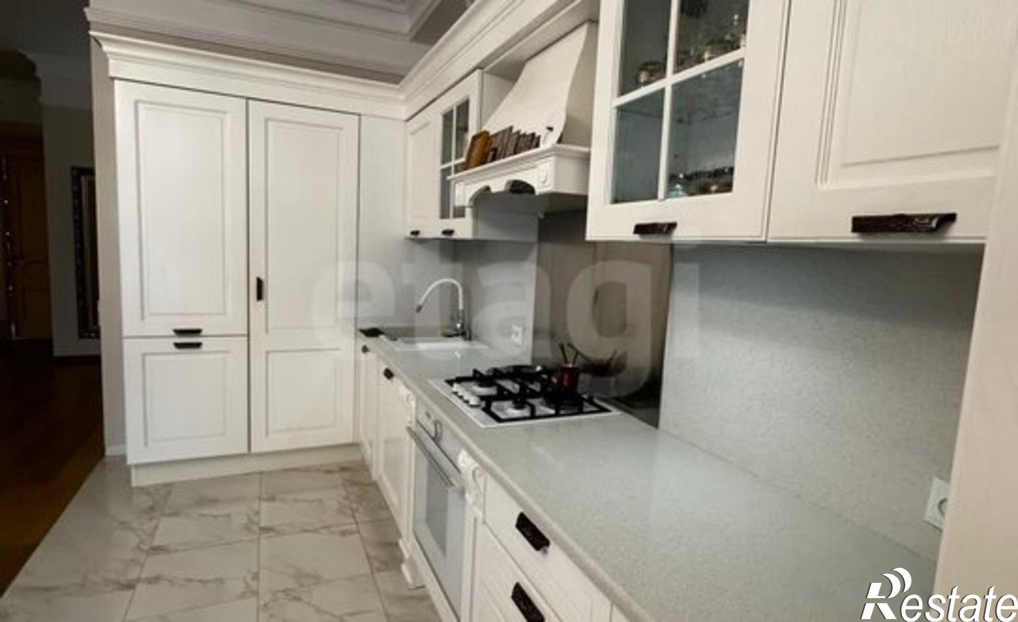 Купить квартиру за 16 000 000 рублей на улица Латышева, 7В