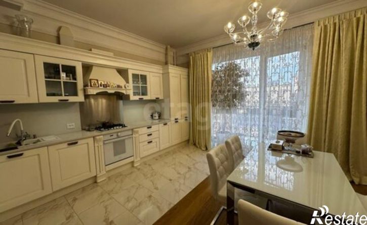 3-комн квартира улица Латышева, 7В,  д. 7В