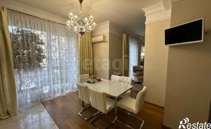 3-комн квартира улица Латышева, 7В,  д. 7В