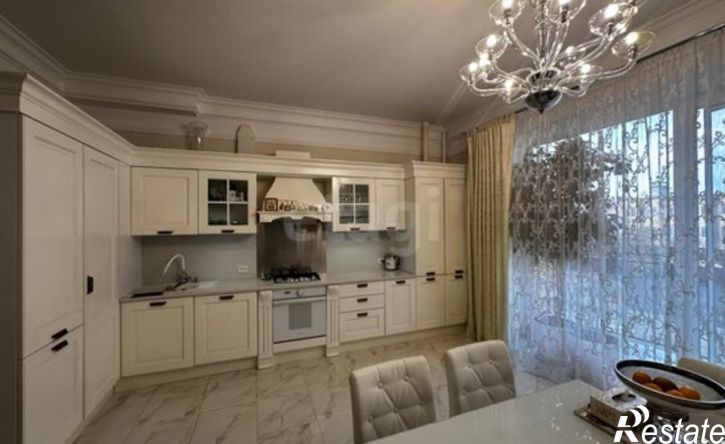 3-комн квартира улица Латышева, 7В,  д. 7В