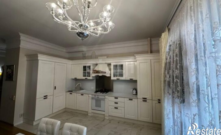 3-комн квартира улица Латышева, 7В,  д. 7В