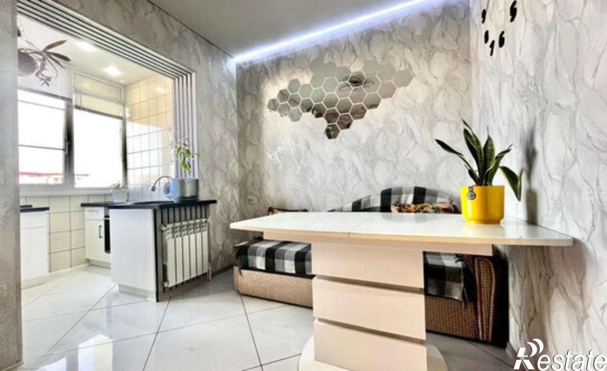 Купить квартиру за 7 450 000 рублей на Нововосточная улица, 19