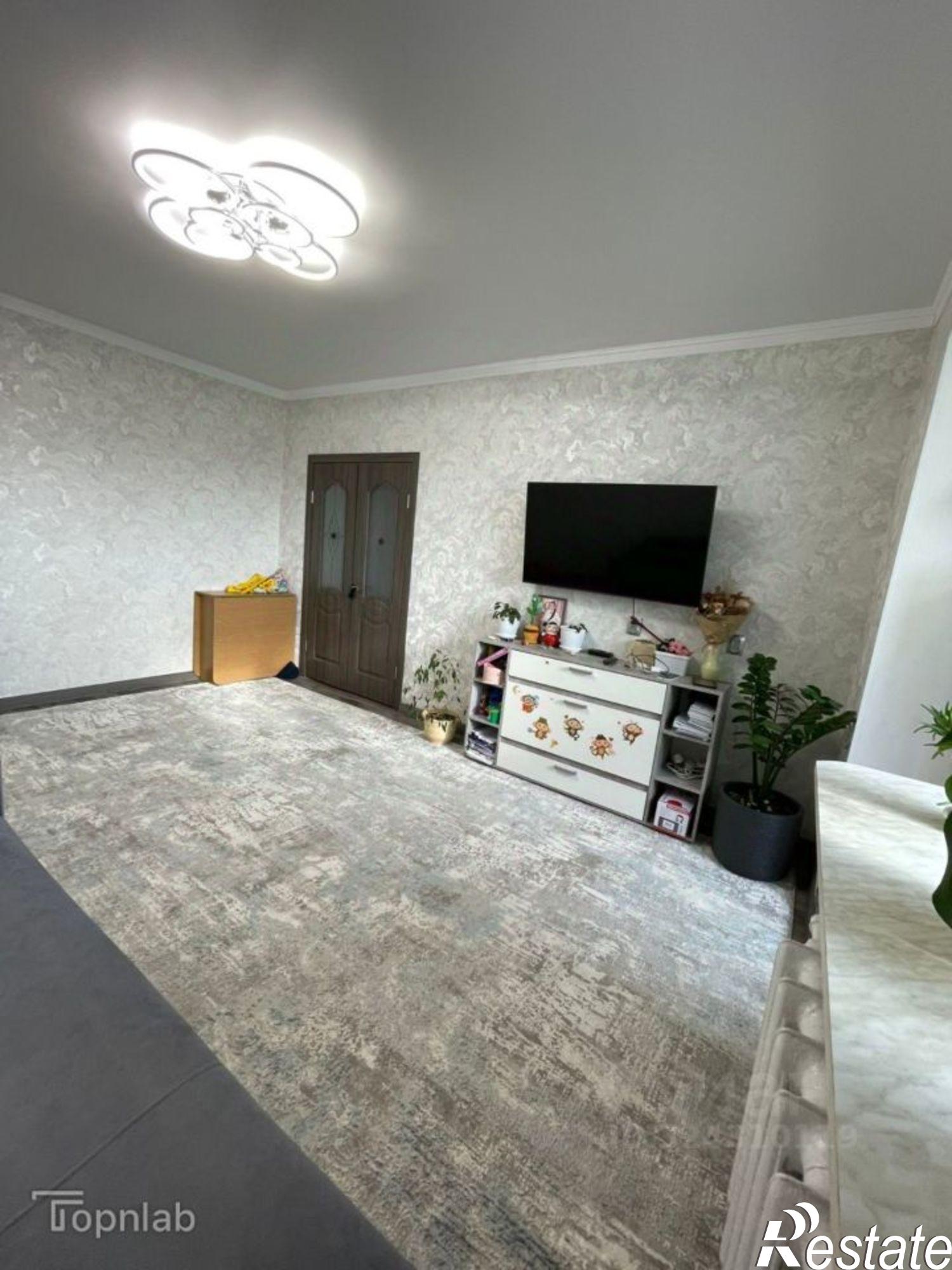 Купить квартиру за 5 600 000 рублей на ул Яблочкова, 27 1