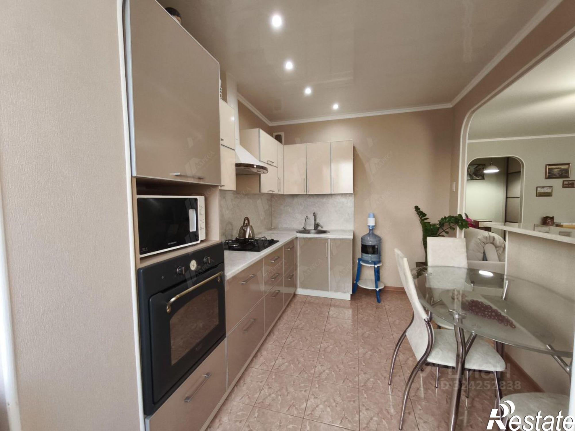 Купить квартиру за 9 000 000 рублей на ул 11-й Красной Армии, 2 1