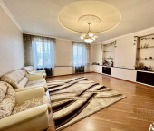 6-комн, 220кв м, этаж 2/2 ул Гагарина, 62