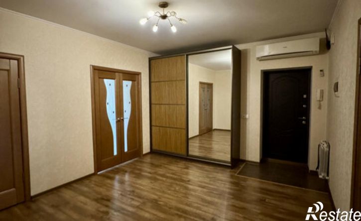 3-комн квартира улица Власова, 6,  д. 6