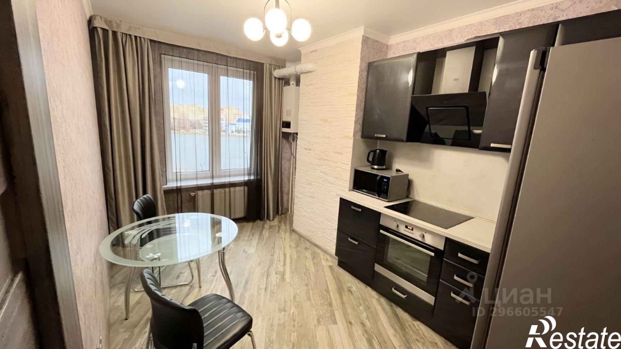 Сдать квартиру за 35 000 рублей на ул Набережная Приволжского затона, 20в