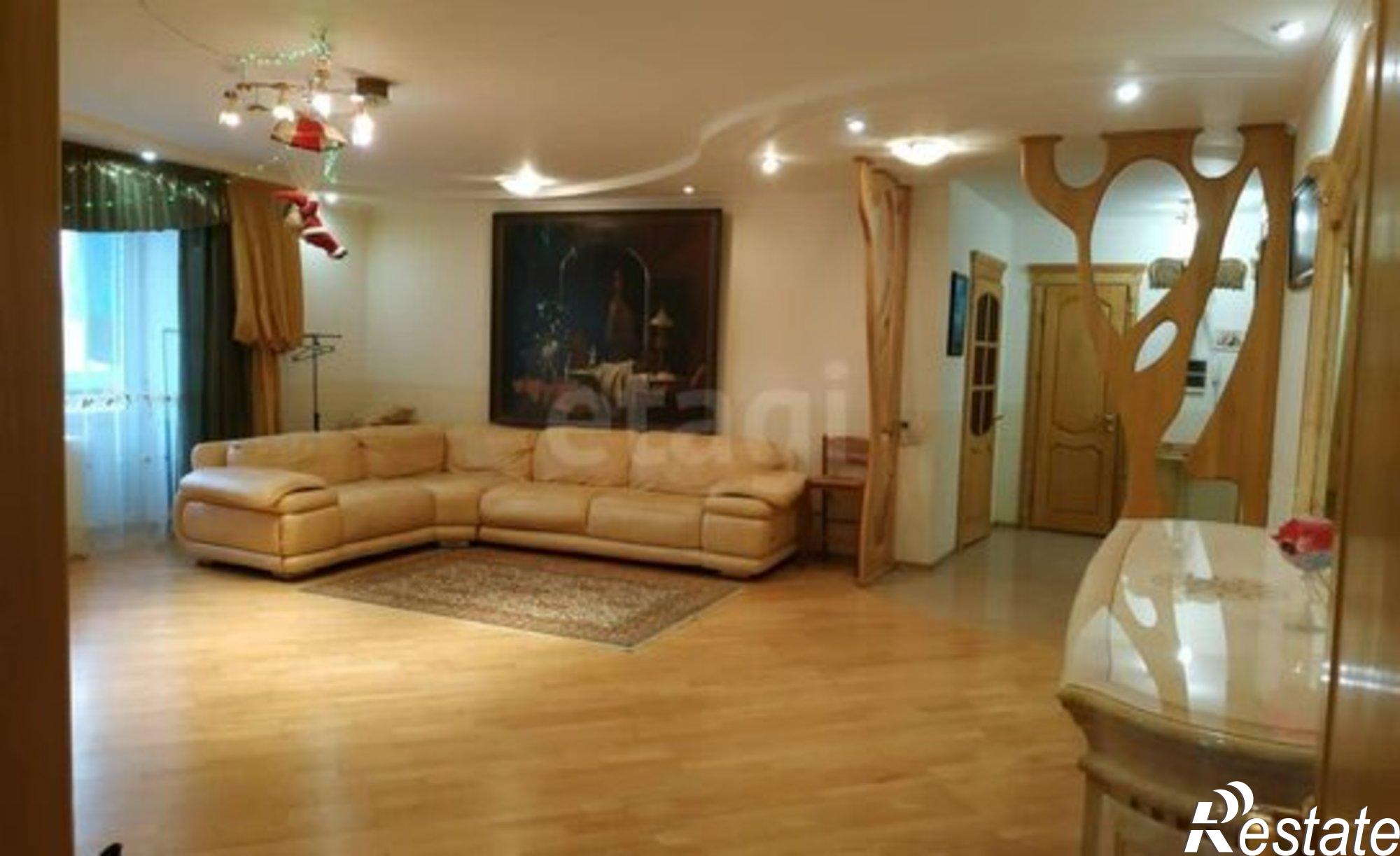 Купить квартиру за 9 880 000 рублей на ул Богдана Хмельницкого, 10 1