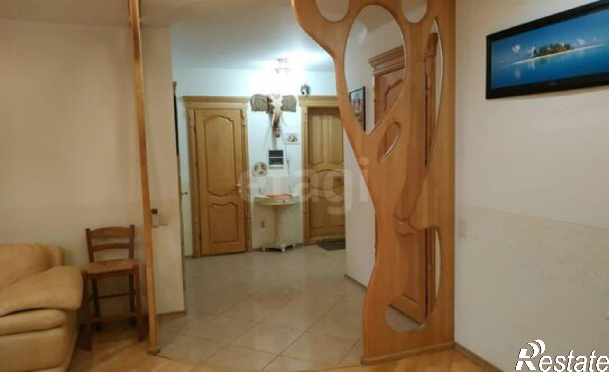 Купить квартиру за 9 880 000 рублей на ул Богдана Хмельницкого, 10 1