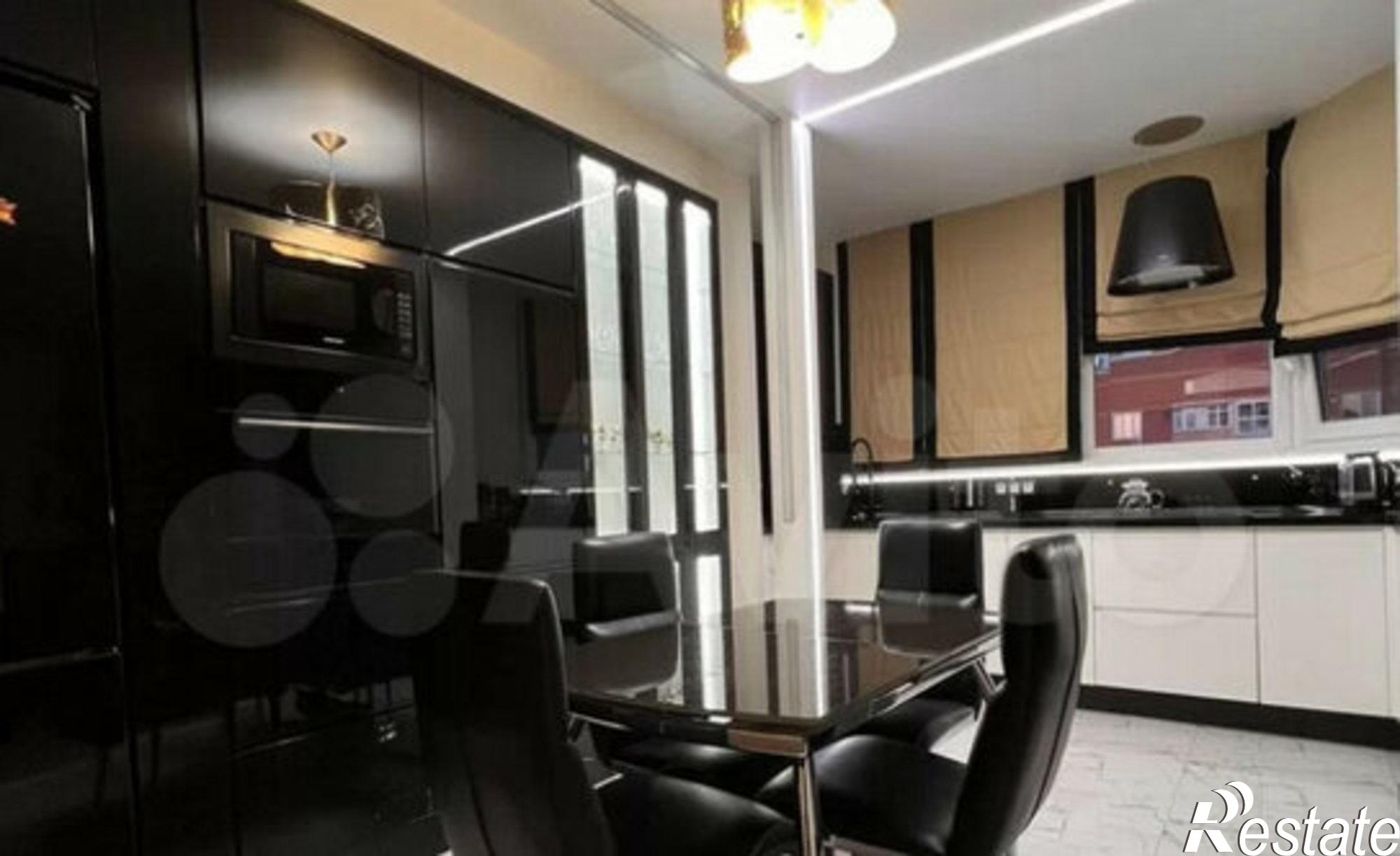 Купить квартиру за 10 500 000 рублей на Аршанский пер, 4