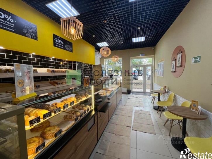 Торговое помещение улица Космонавта Комарова, 136,  д. 136