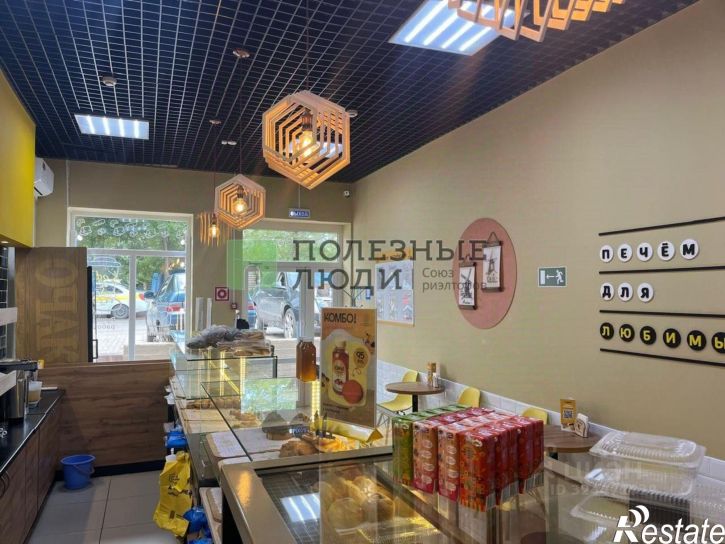 Торговое помещение улица Космонавта Комарова, 136,  д. 136