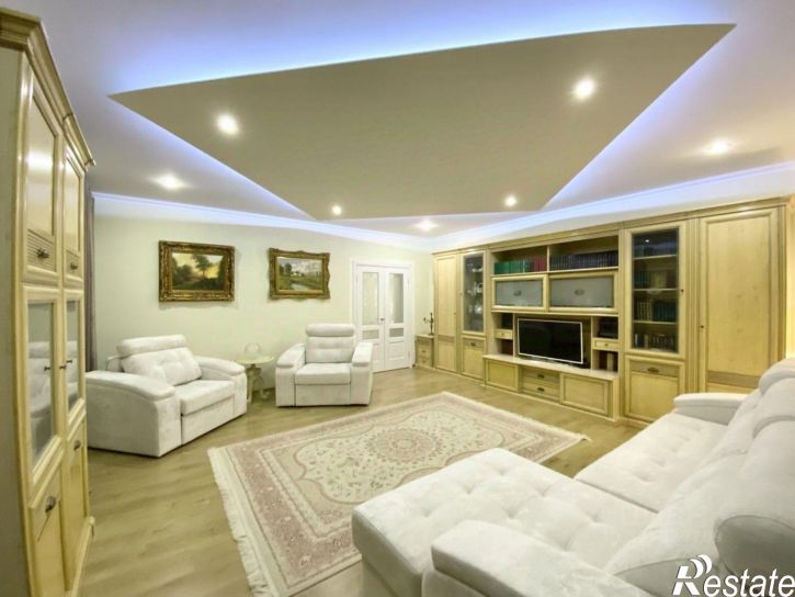 2-комн квартира улица Сен-Симона, 48 к1,  д. 48 к1