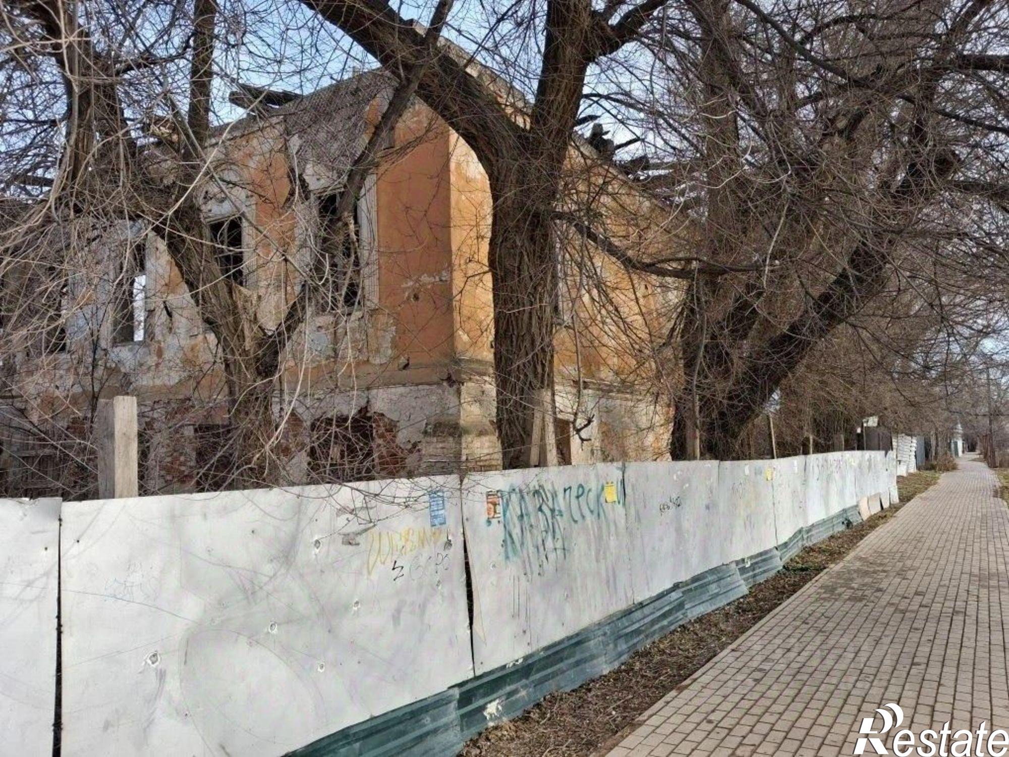 Купить ОСЗ, отдельно стоящее здание за 628 рублей на ул Космонавта Комарова, 29