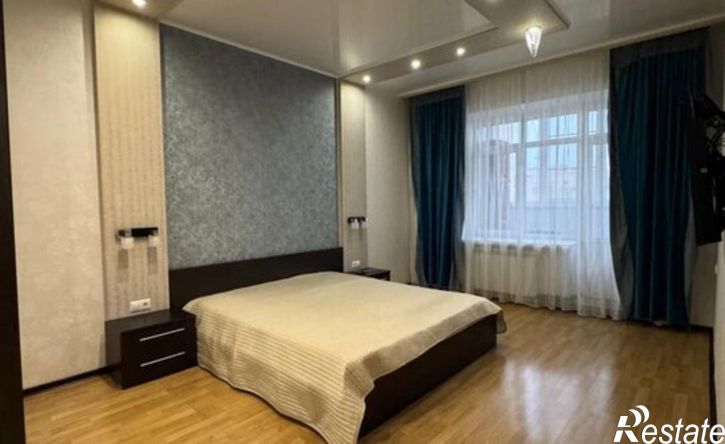 4-комн квартира бульвар Победы, 2,  д. 2