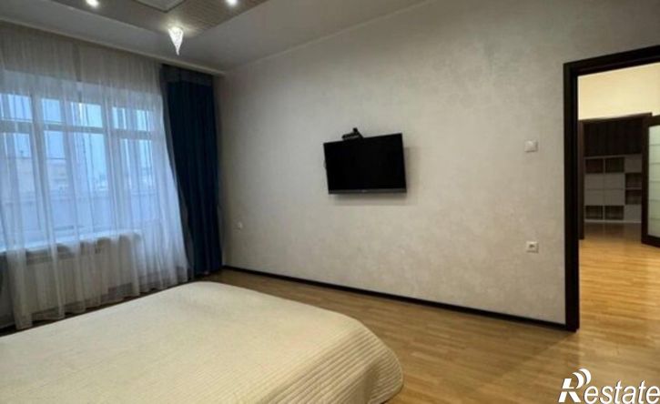 4-комн квартира бульвар Победы, 2,  д. 2