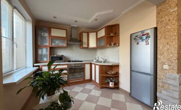 4-комн квартира улица Сен-Симона, 38/6,  д. 38/6