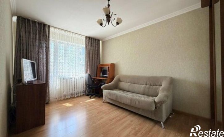 4-комн квартира улица Сен-Симона, 38/6,  д. 38/6