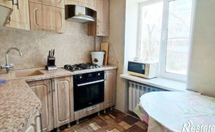 3-комн квартира ул Капитана Краснова, 40,  д. 40