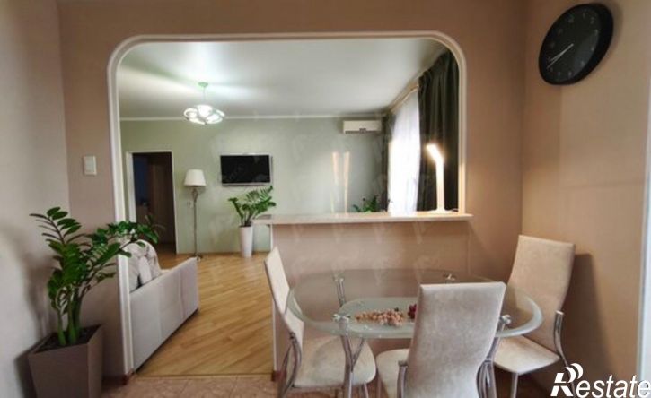 3-комн квартира улица 11-й Красной Армии, 2 к1,  д. 2 к1