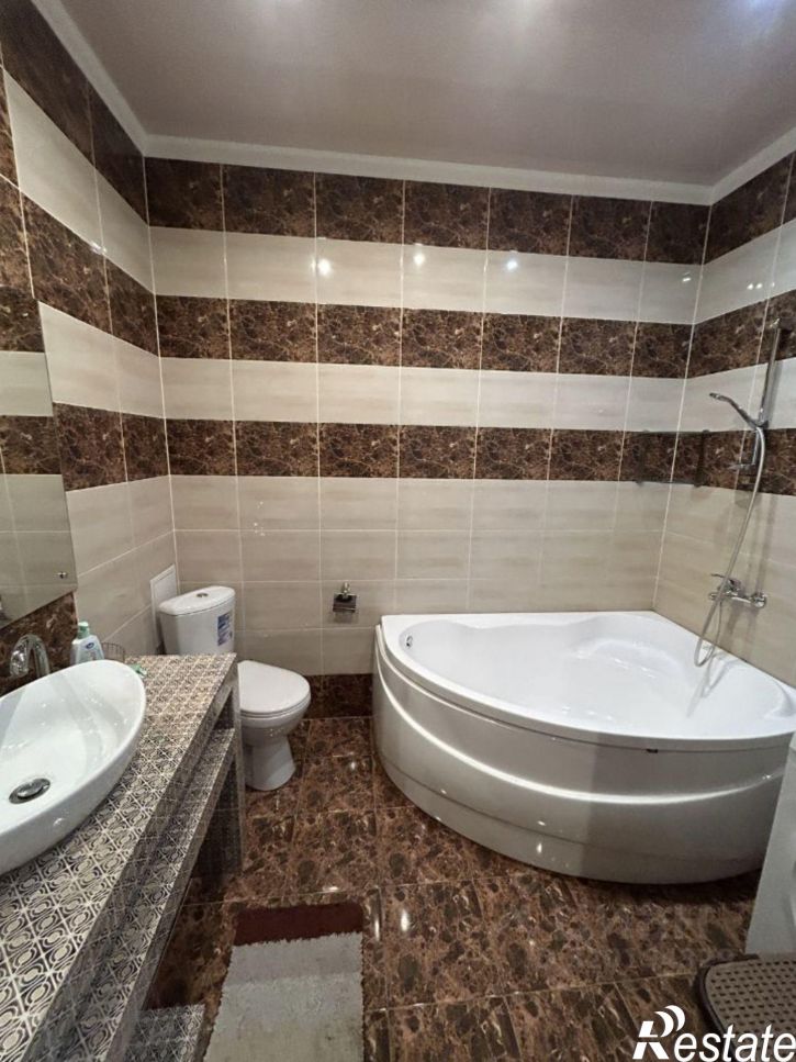2-комн квартира ул Генерала Епишева, 1 1,  д. 1 1,  к. 1