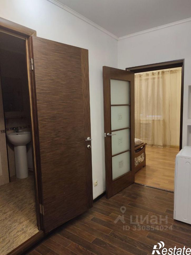 2-комн квартира улица Михаила Луконина, 11 к1,  д. 11 к1