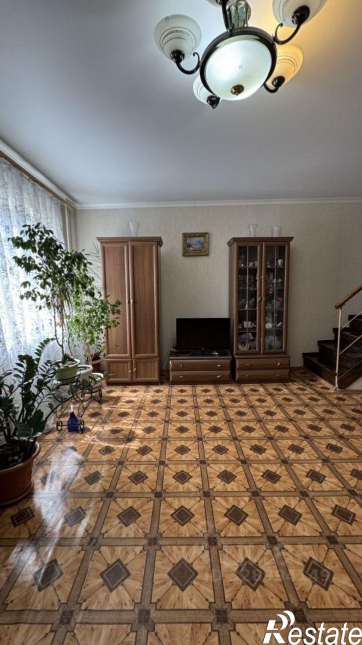 4-комн квартира ул Софьи Перовской, 89,  д. 89