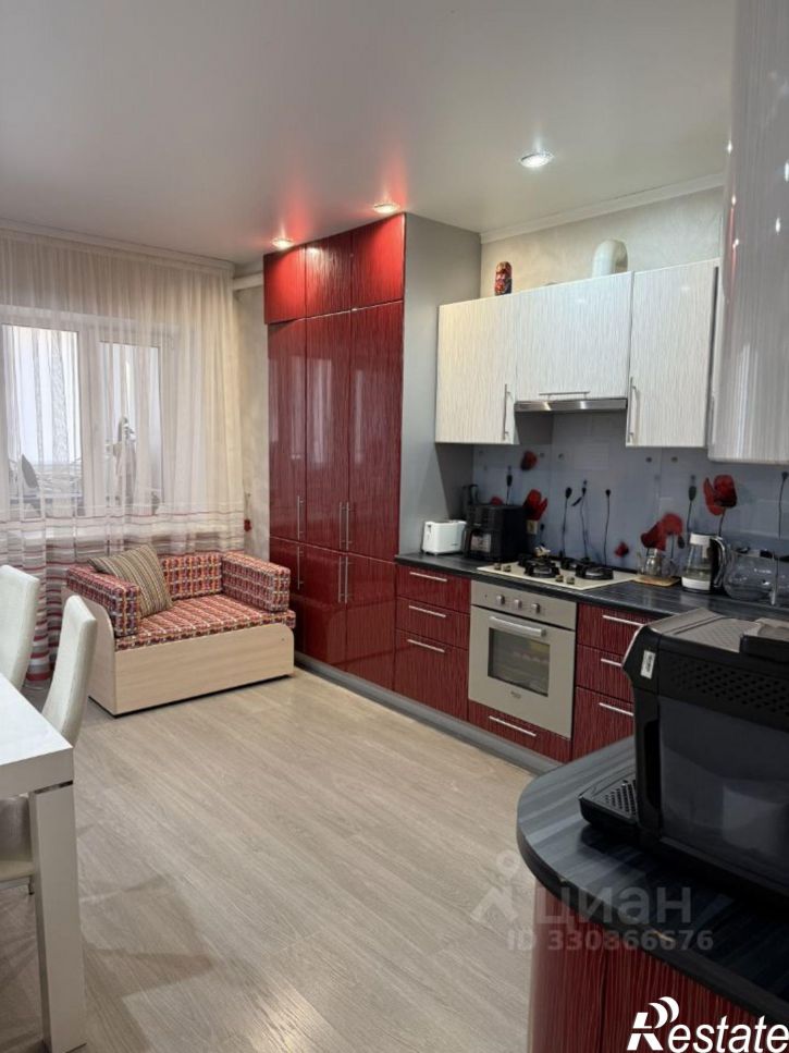 2-комн квартира улица Менжинского, 3,  д. 3