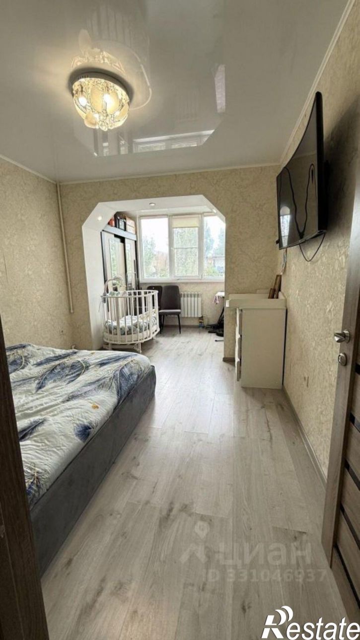 3-комн квартира улица Космонавта Комарова, 132,  д. 132