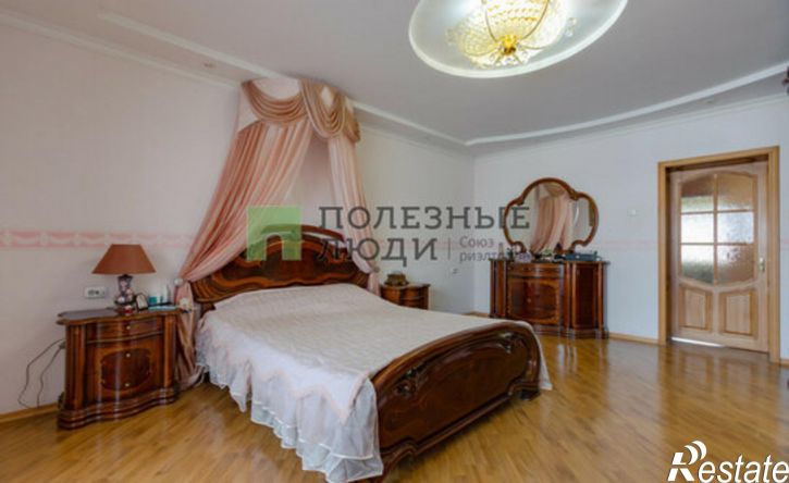 4-комн квартира улица Сен-Симона, 42 к3,  д. 42 к3