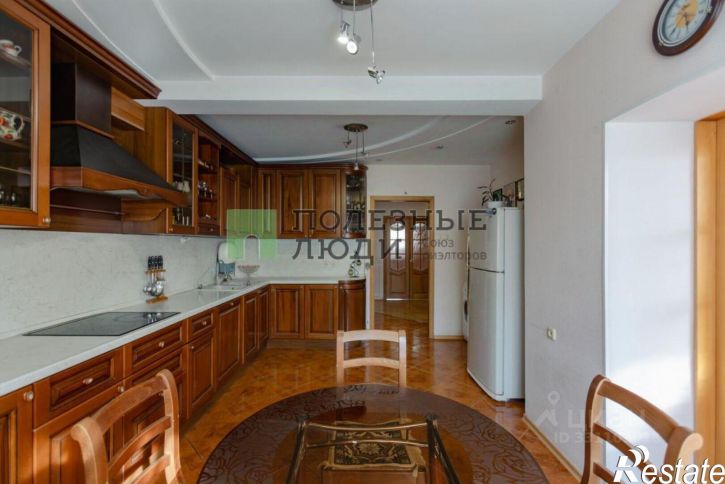 4-комн квартира ул Сен-Симона, 42 3,  д. 42 3,  к. 3