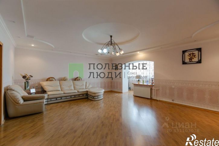4-комн квартира ул Сен-Симона, 42 3,  д. 42 3,  к. 3