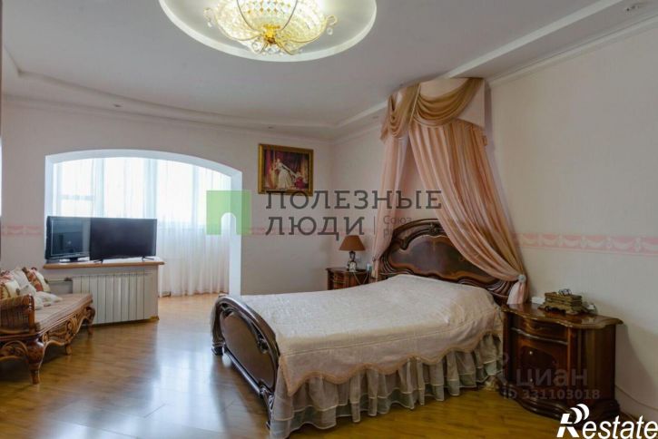 4-комн квартира ул Сен-Симона, 42 3,  д. 42 3,  к. 3