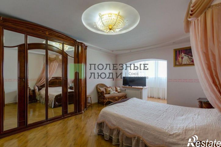 4-комн квартира ул Сен-Симона, 42 3,  д. 42 3,  к. 3
