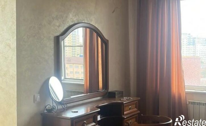 3-комн квартира улица Сен-Симона, 33 к1,  д. 33 к1