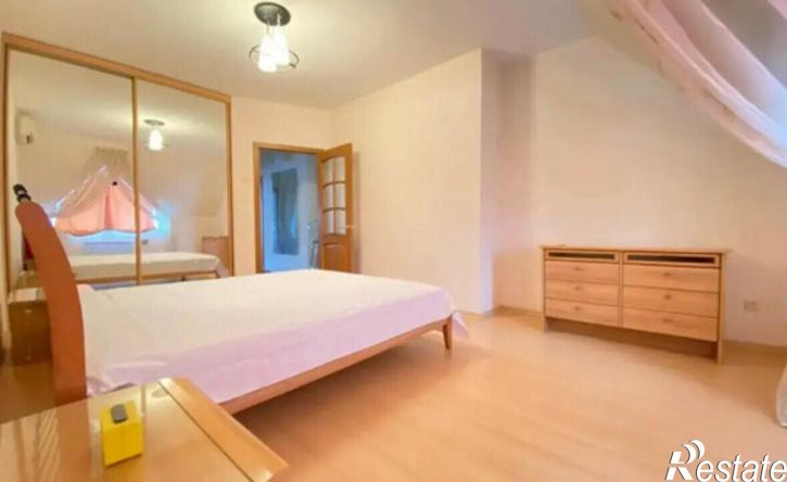 4-комн квартира ул Бурова, 10,  д. 10