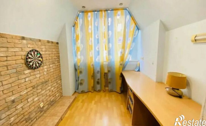 4-комн квартира ул Бурова, 10,  д. 10