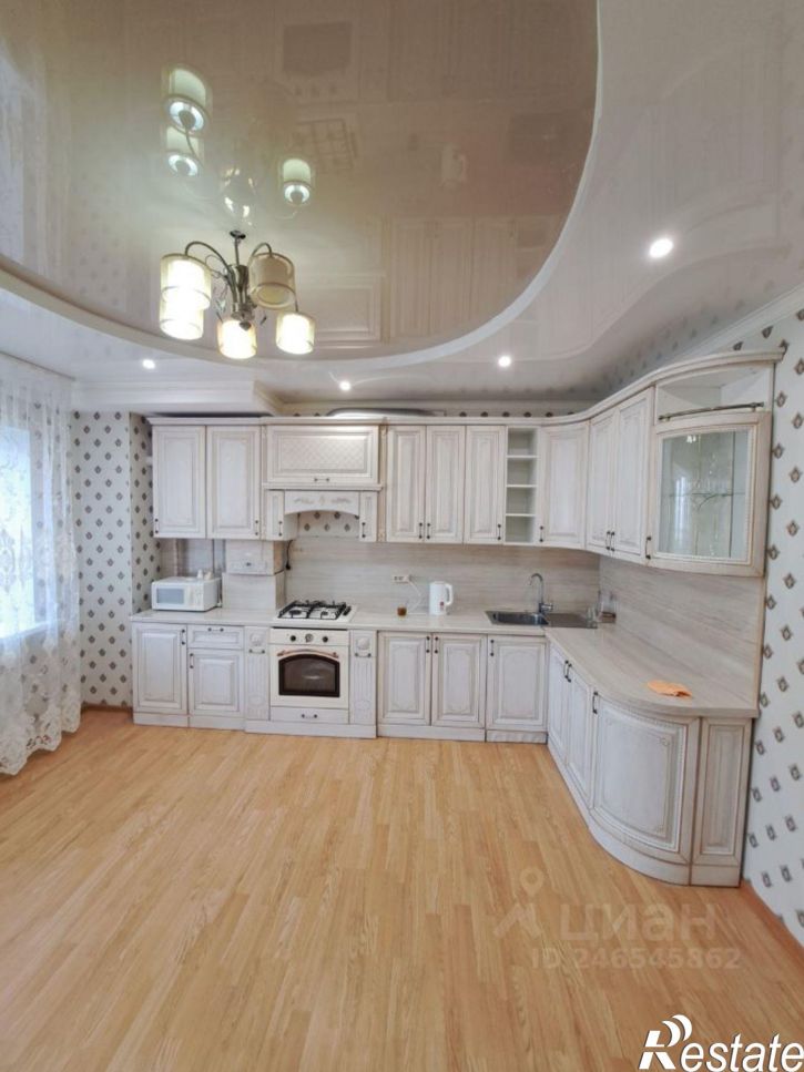 3-комн квартира улица Менжинского, 3,  д. 3