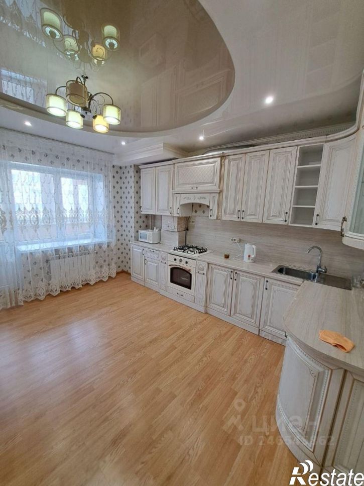 3-комн квартира улица Менжинского, 3,  д. 3