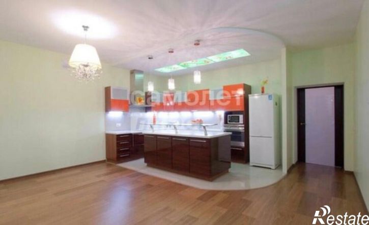 4-комн квартира б-р Победы, 2,  д. 2